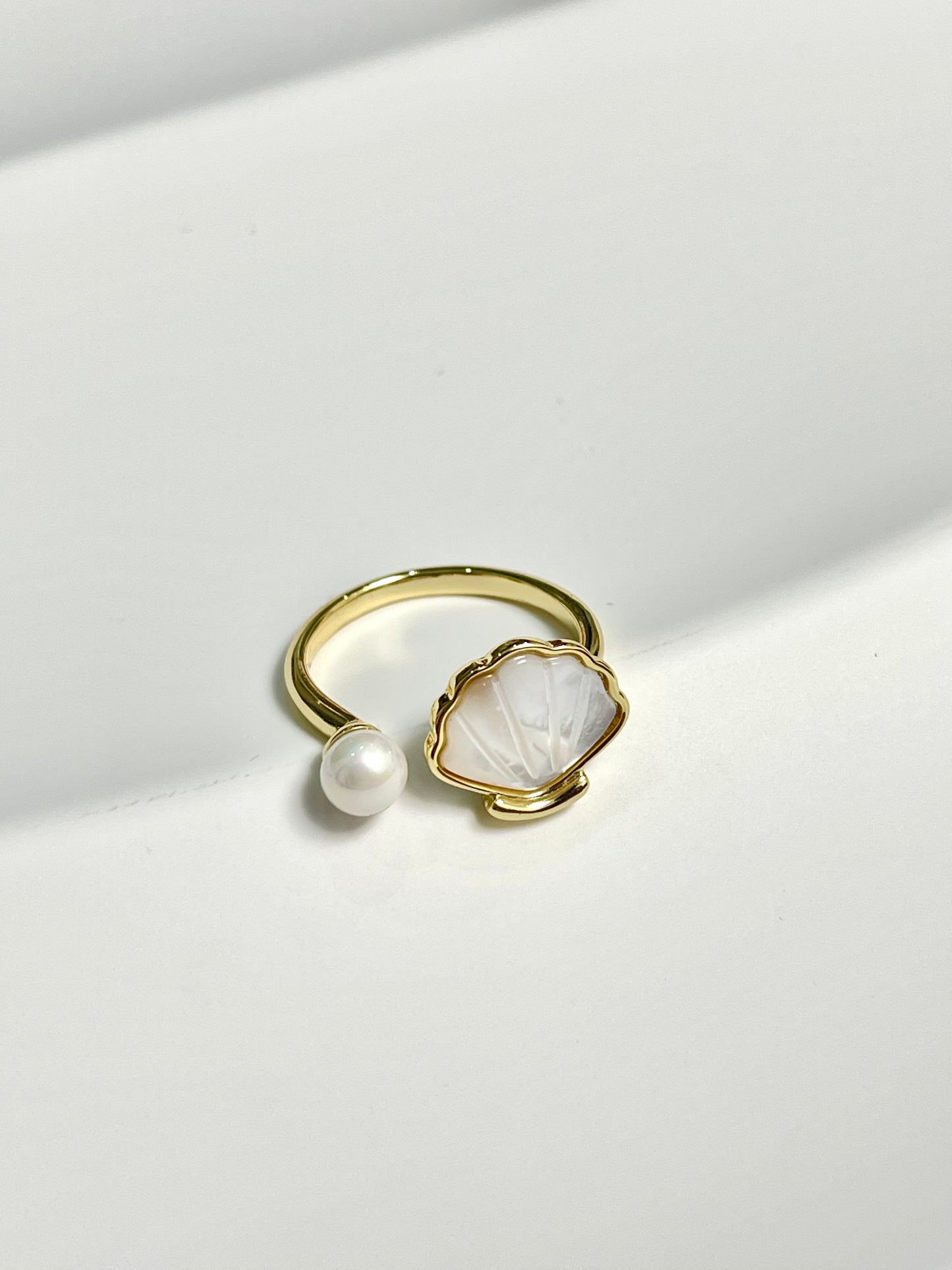 Shell ring, 14k gold open ring