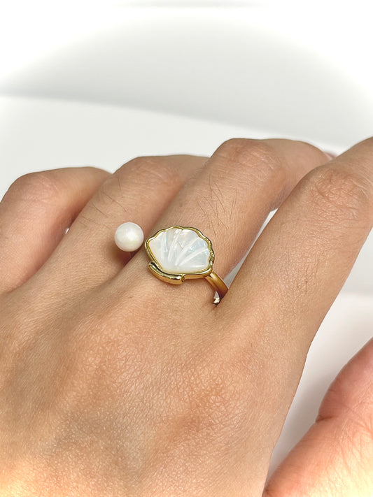 Shell ring, 14k gold open ring