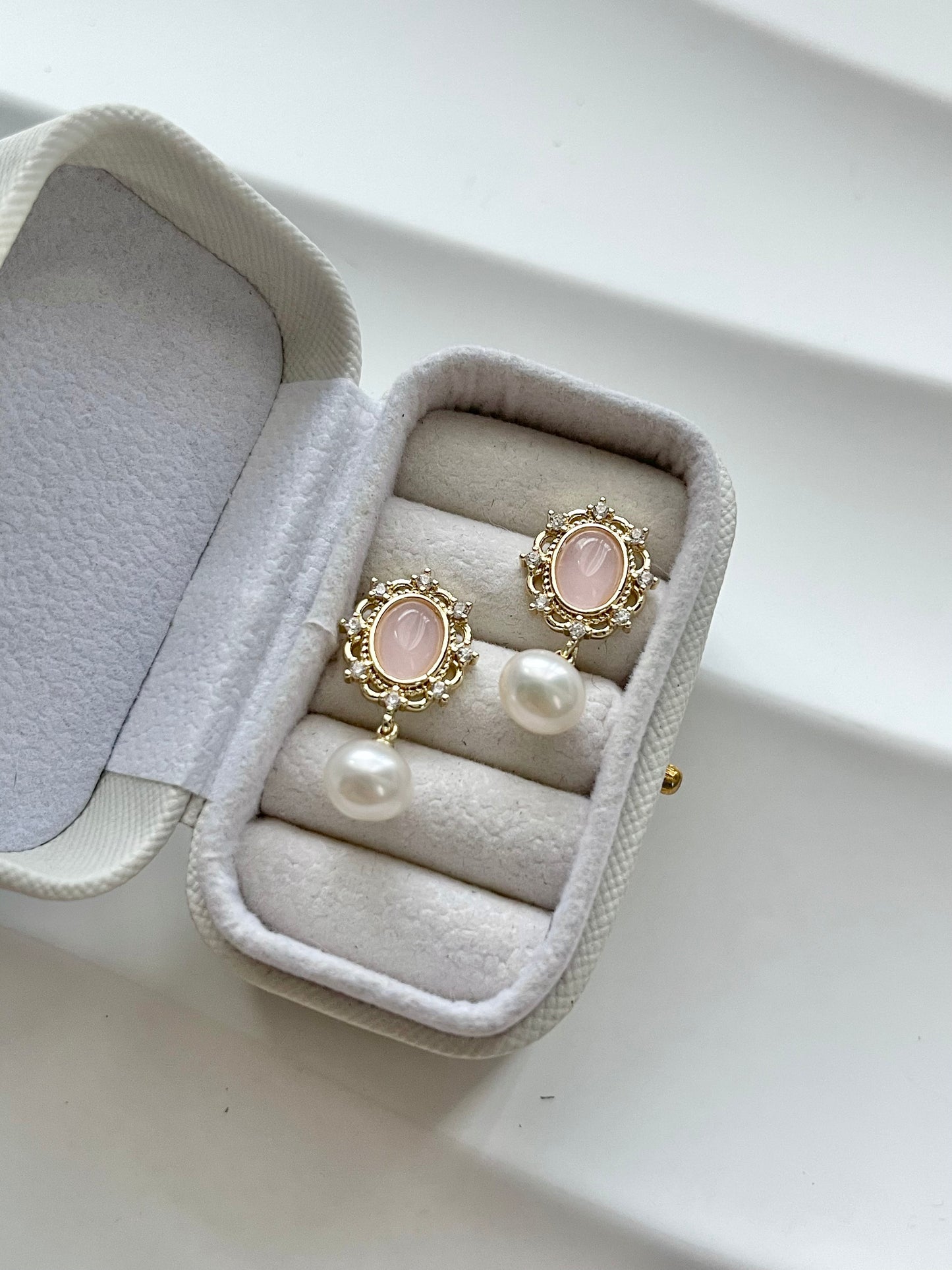 Pink chalcedony, pearls earrings, studs, s925